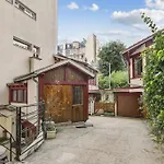 Studio With Little Garden-Terrace At Trocadero