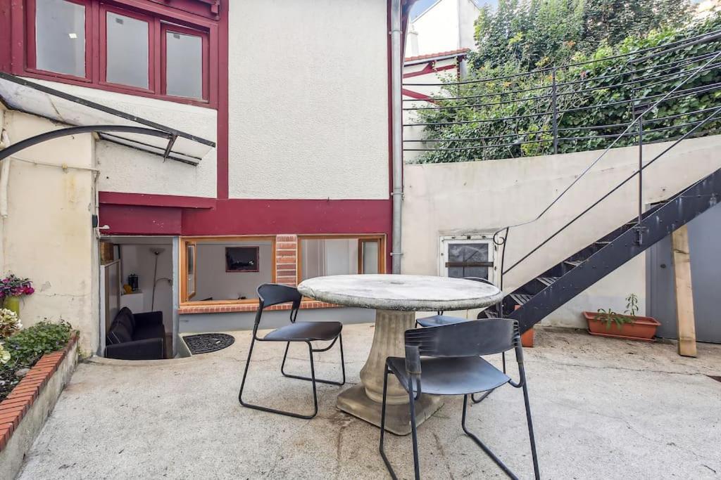 Appartamento With Little Garden-terrace At Trocadero Parigi